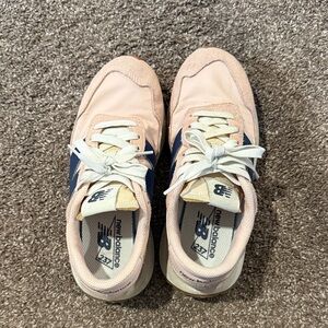 New Balance Women's Sneakers in Pink and Navy